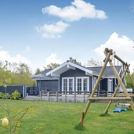 Three-bedroom In Logstor Hébergement de vacances *